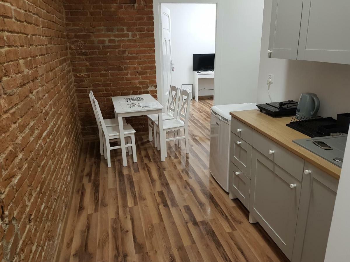 Apartament Nr 15 - 2 Pokoje Z Prywatnymi Lazienkami Centrum Poznań Exteriör bild