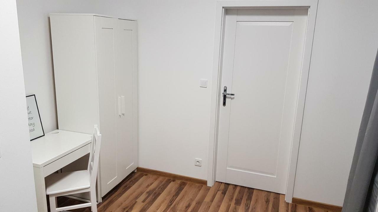 Apartament Nr 15 - 2 Pokoje Z Prywatnymi Lazienkami Centrum Poznań Exteriör bild